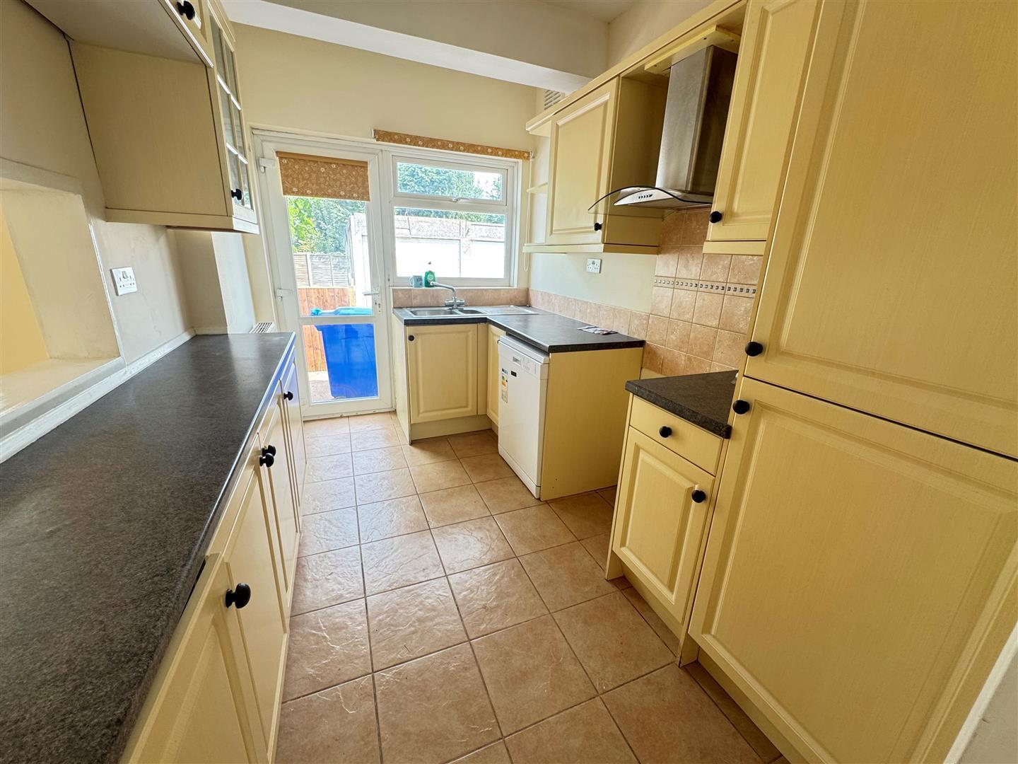 Carlton Avenue, Westcliff-On-Sea Image 4