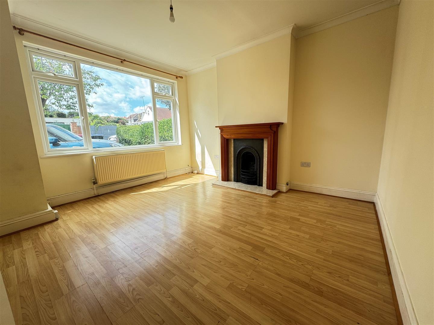 Carlton Avenue, Westcliff-On-Sea Image 5