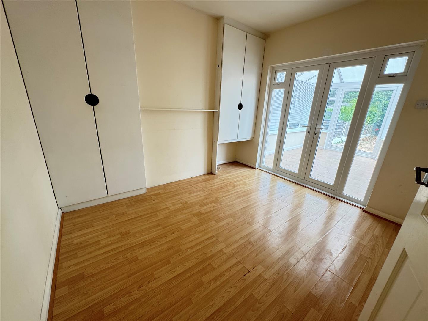 Carlton Avenue, Westcliff-On-Sea Image 6