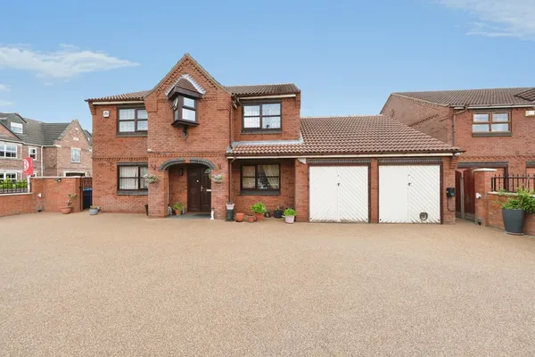 Eleanor Court, Edenthorpe, Doncaster,...