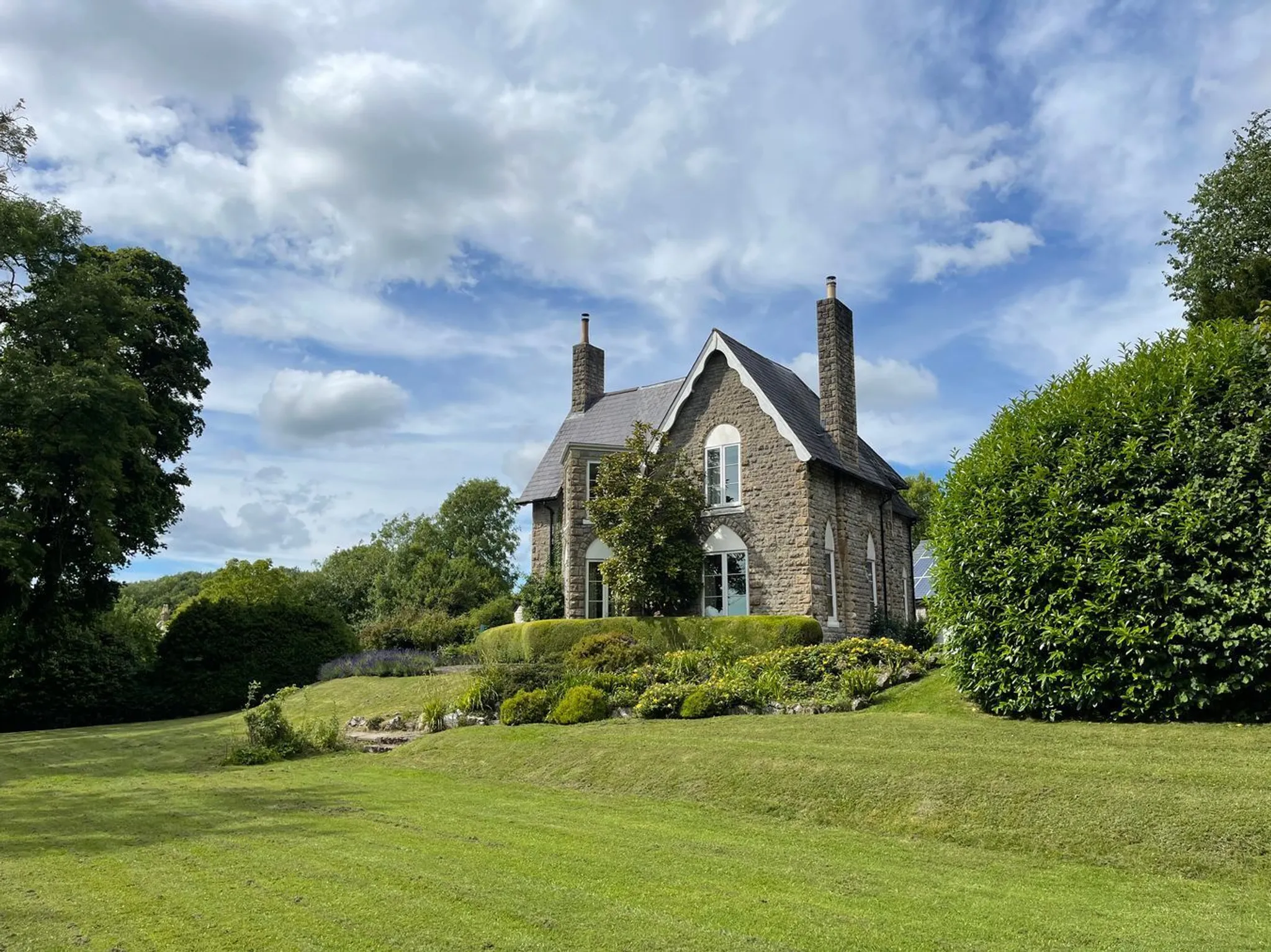https://mr0.homeflow-assets.co.uk/files/photo/image/48126/2024/_x_/43777121.jpg