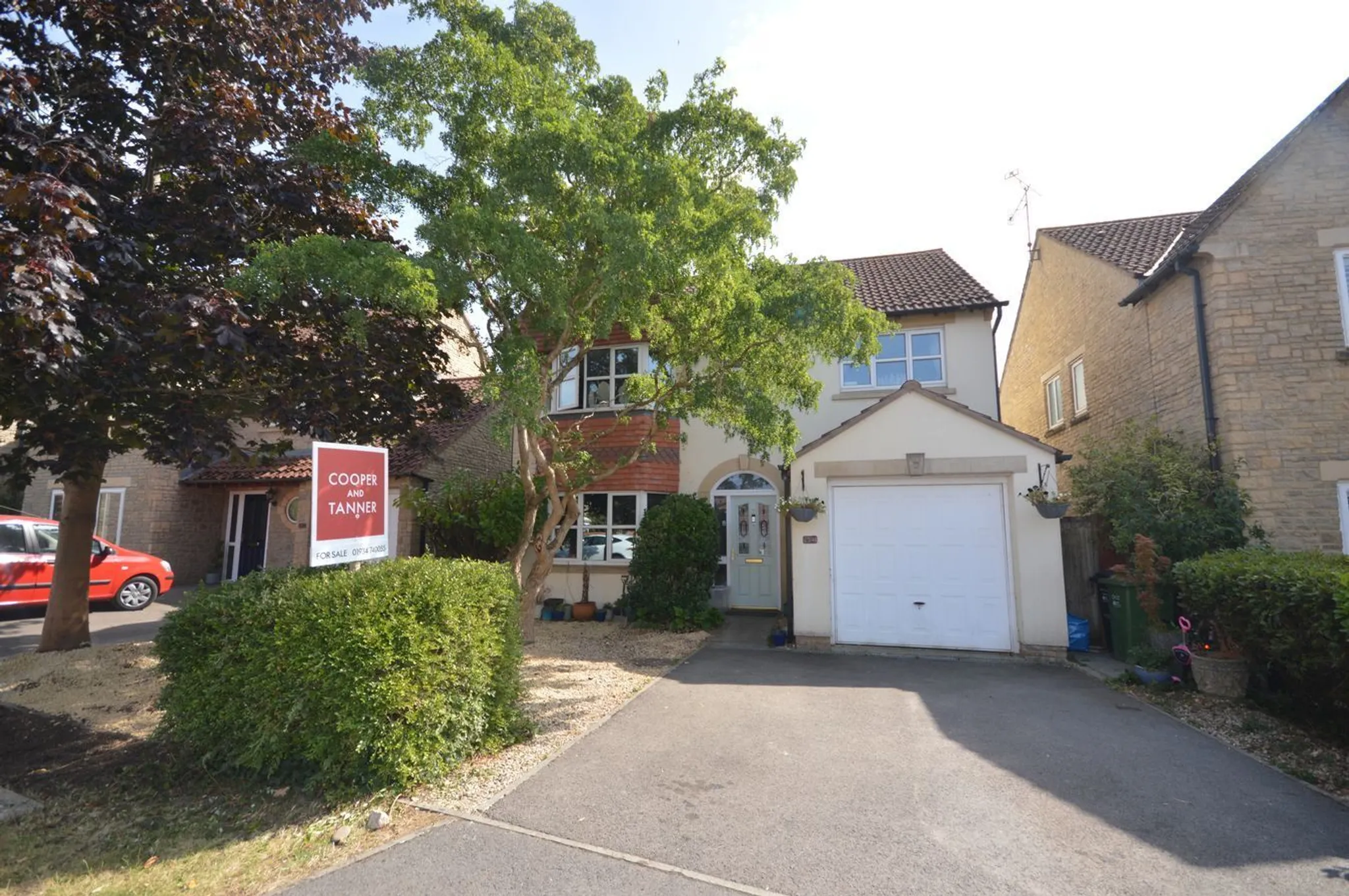 https://mr0.homeflow-assets.co.uk/files/photo/image/48126/8377/_x_/59061105.jpg