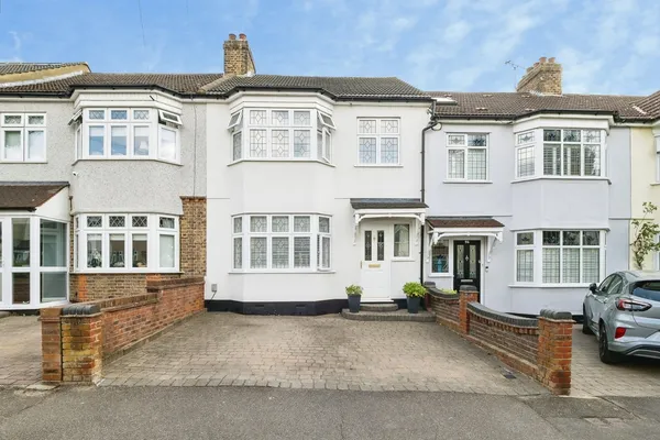 Hillcrest Road, Hornchurch, RM11