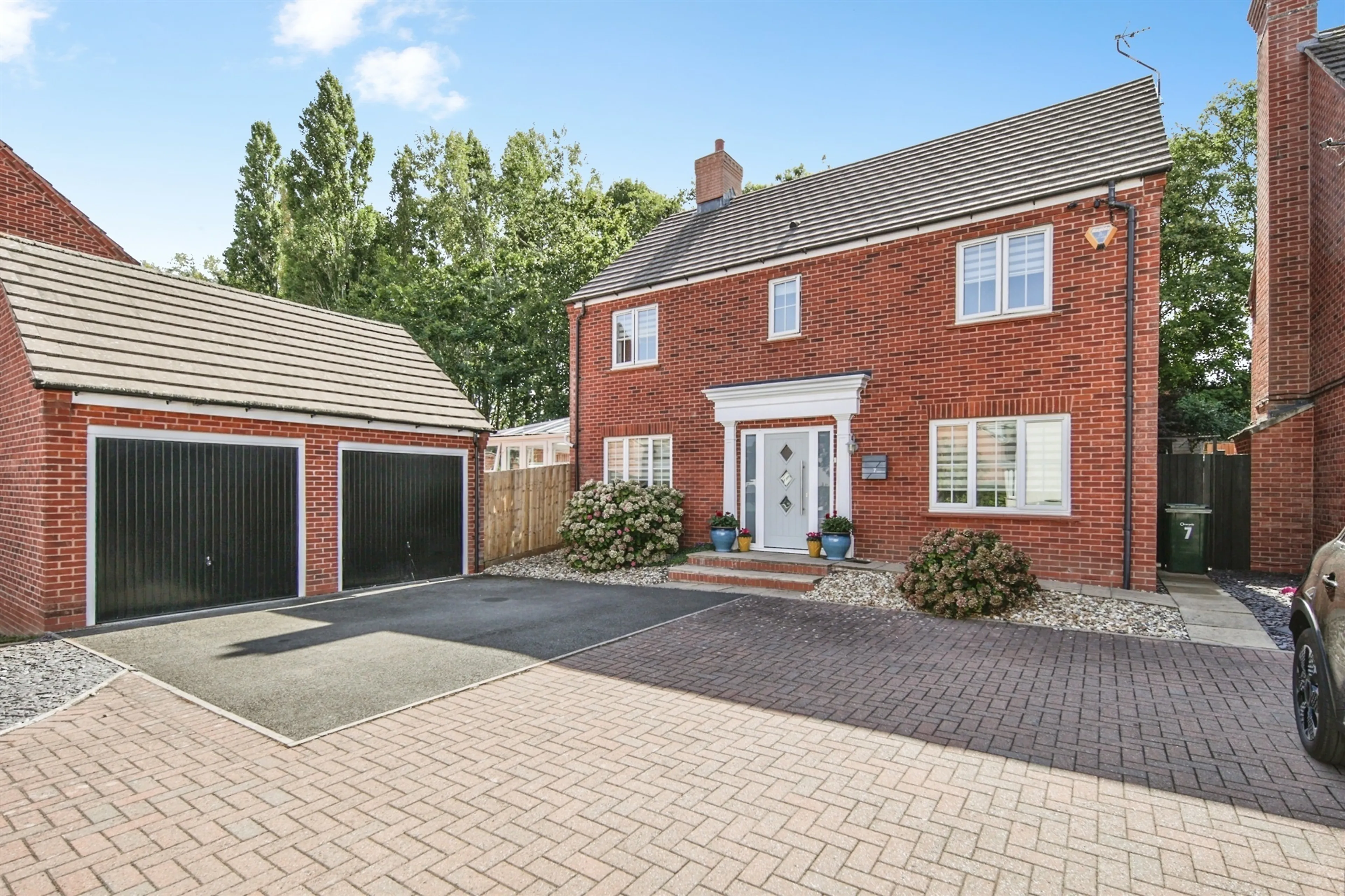 Property photo 0