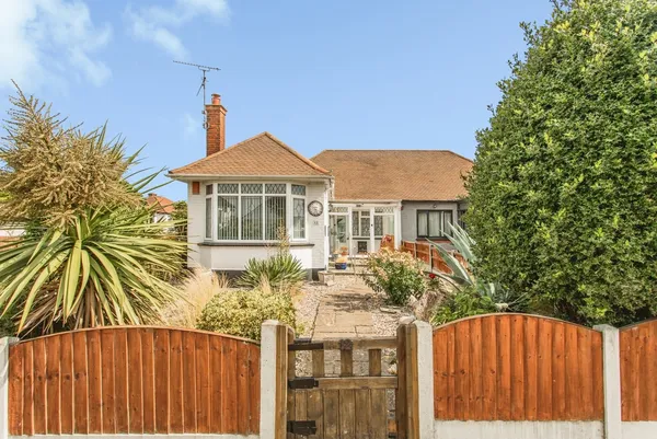 Somerton Avenue, Westcliff-on-Sea, Es...