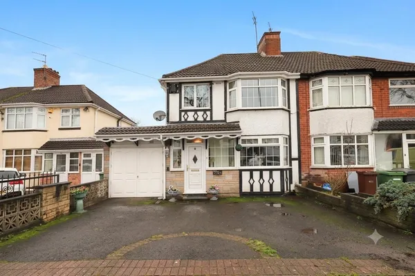 Deyncourt Road, Wolverhampton, West M...