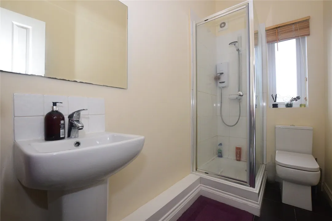 https://mr0.homeflow-assets.co.uk/files/photo/image/48127/5468/_x_/OCL180073_10.jpg