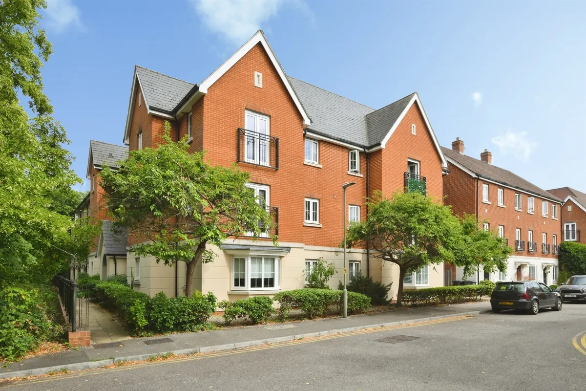 Sanville Gardens, Stanstead Abbotts, Ware