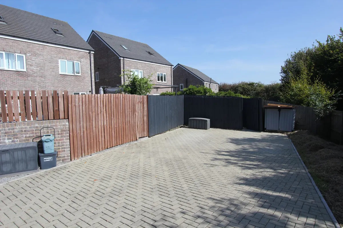 Plasnewydd Walk, Llantwit Major, CF61