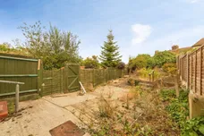 Foxholes Avenue, Hertford
