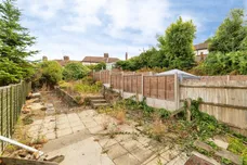 Foxholes Avenue, Hertford