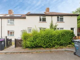 Foxholes Avenue, Hertford photo