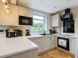 Woodland Rise, LEEDS thumb 3