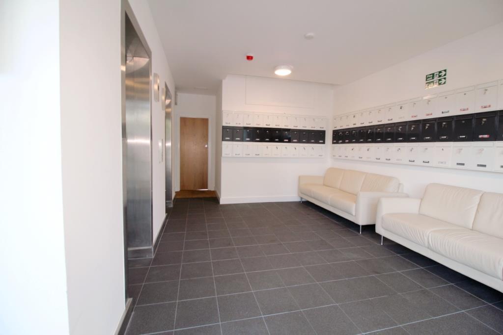 London Road, Lowfield Heath Image 5