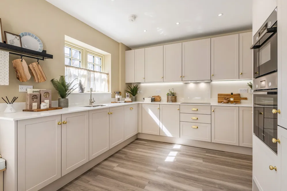 The Aspen, Headley Chase, Epsom, KT18 photo 3