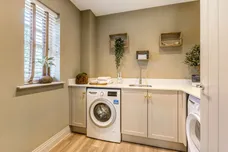 The Aspen, Headley Chase, Epsom, KT18 photo 7
