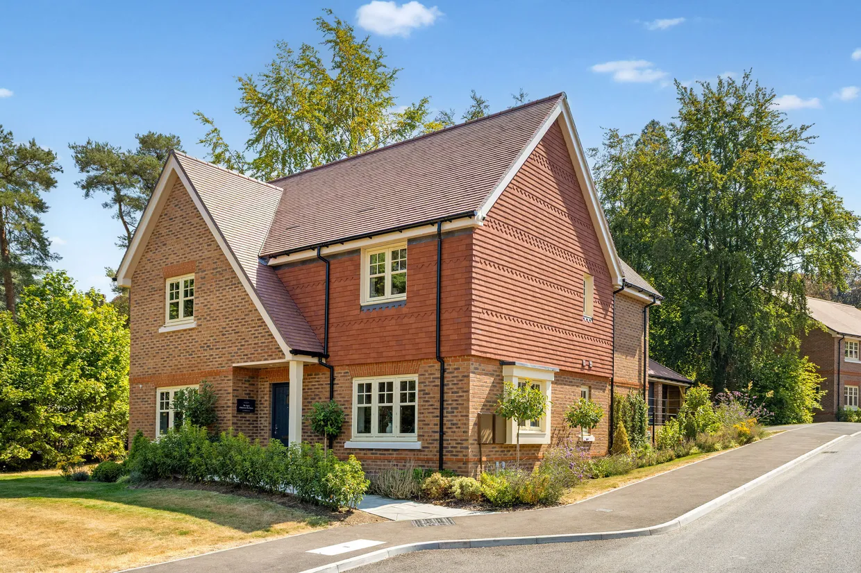 The Aspen, Headley Chase, Epsom, KT18 photo 17