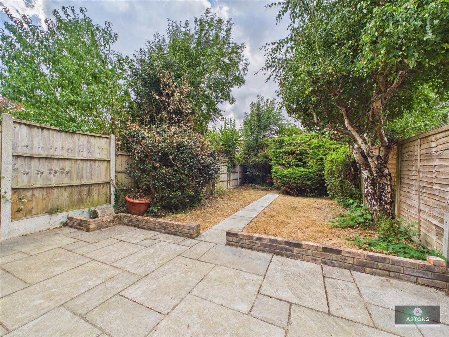 Constable Road, Tilgate Image 4