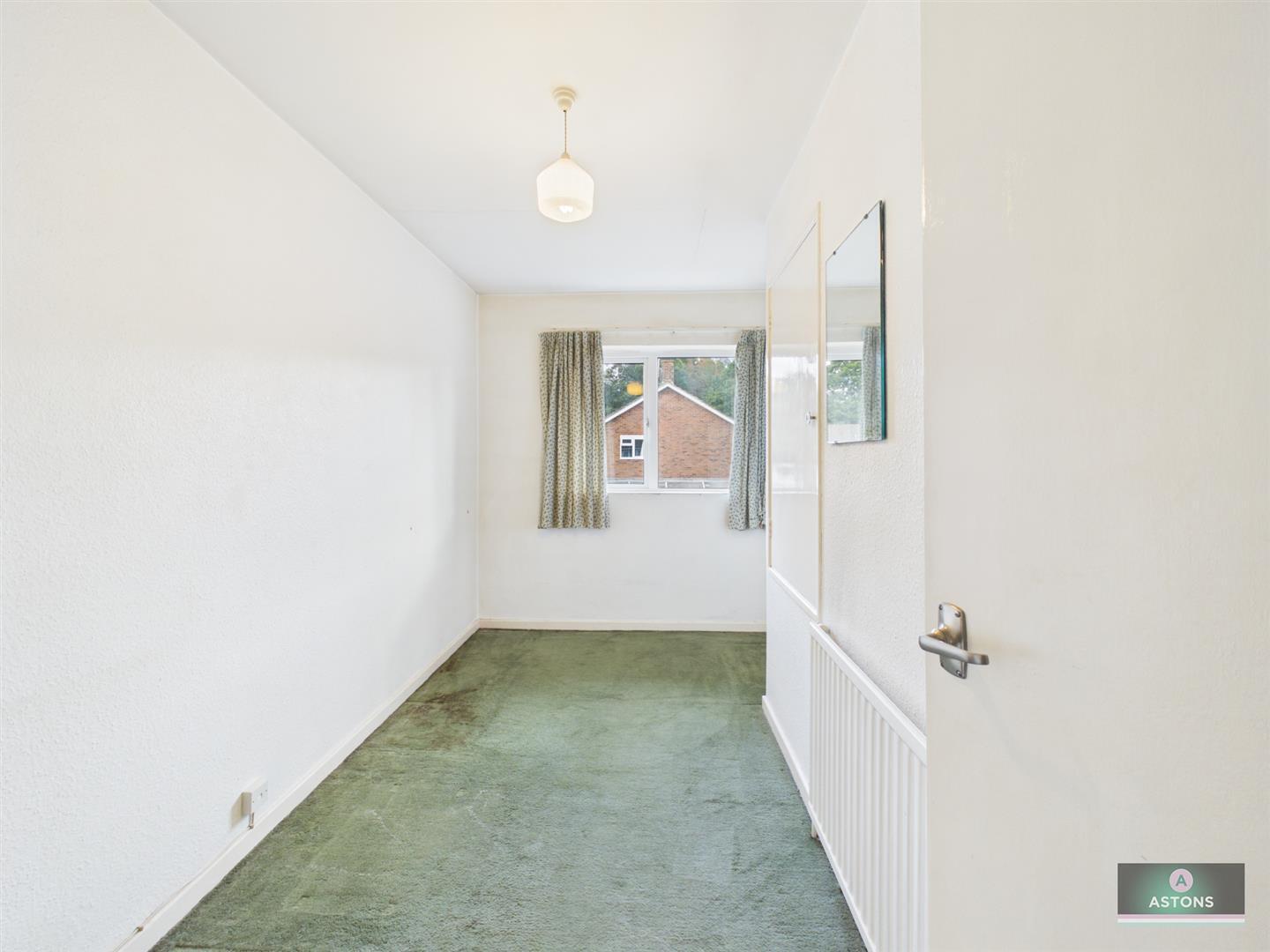 Constable Road, Tilgate Image 13