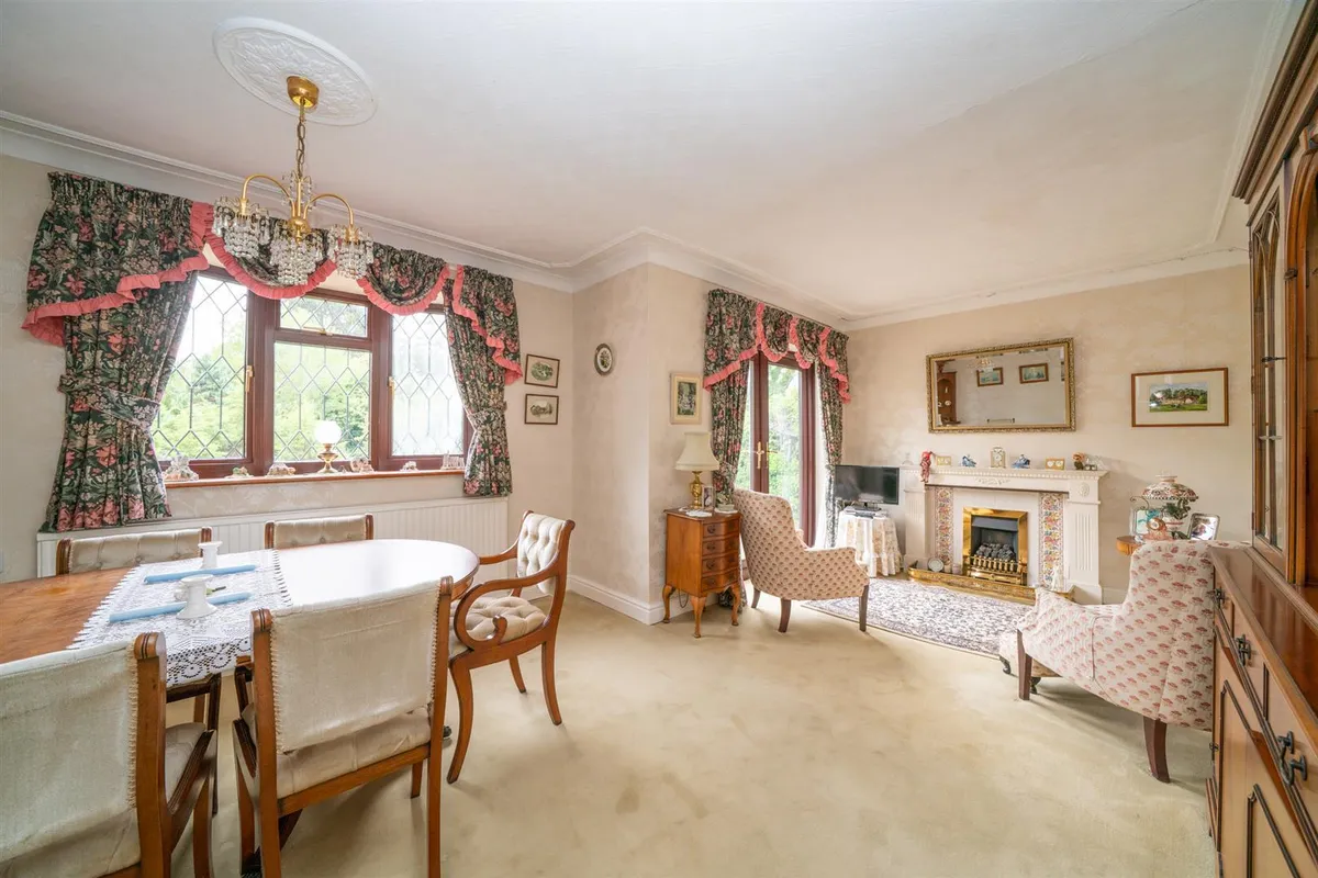 Dunstable Road, Studham, Bedfordshire, LU6 2QJ