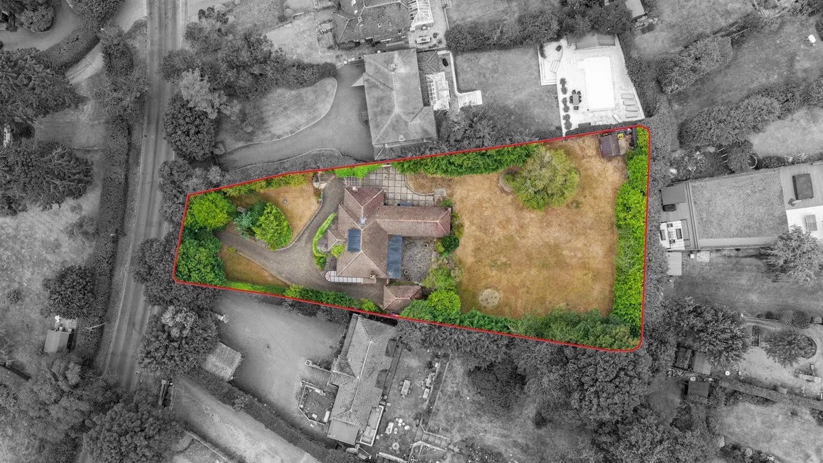 Dunstable Road, Studham, Bedfordshire, LU6 2QJ
