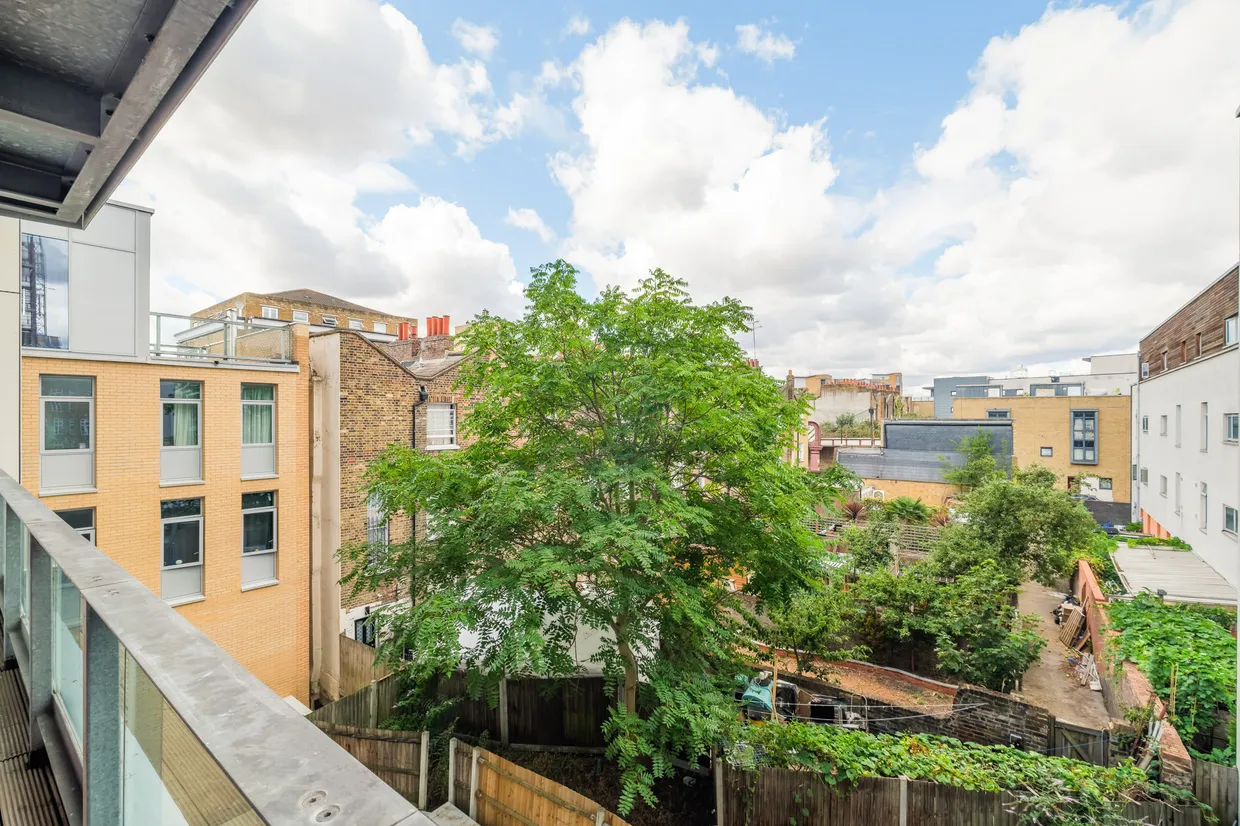 Salton Square, London, E14 photo 2