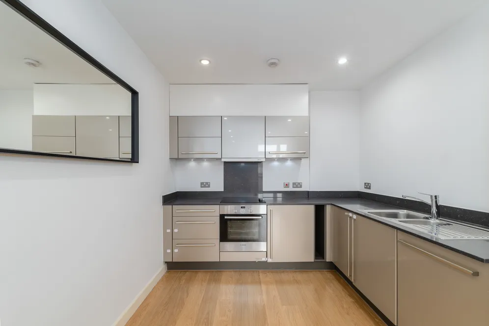 Salton Square, London, E14 photo 12