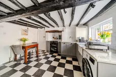 Upper Hale Road, Farnham, GU9 photo 4