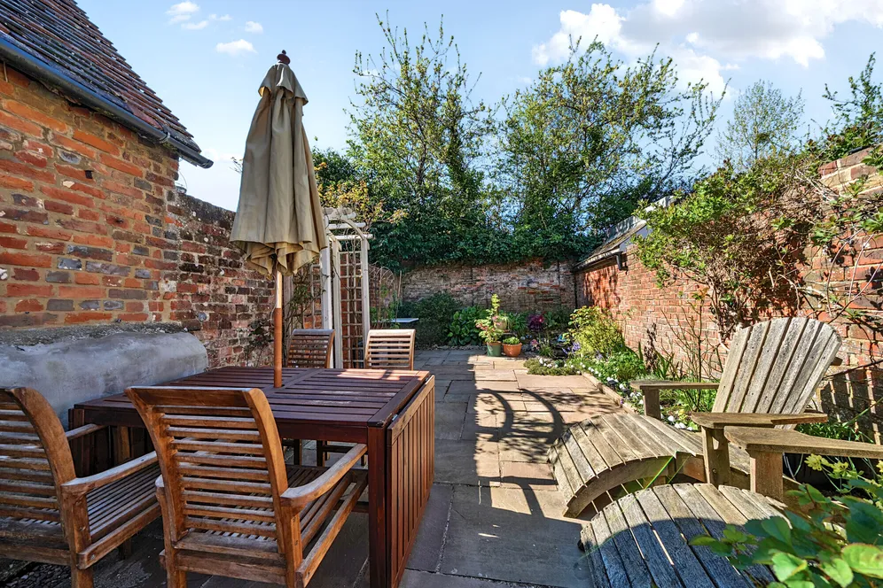 Upper Hale Road, Farnham, GU9 photo 8