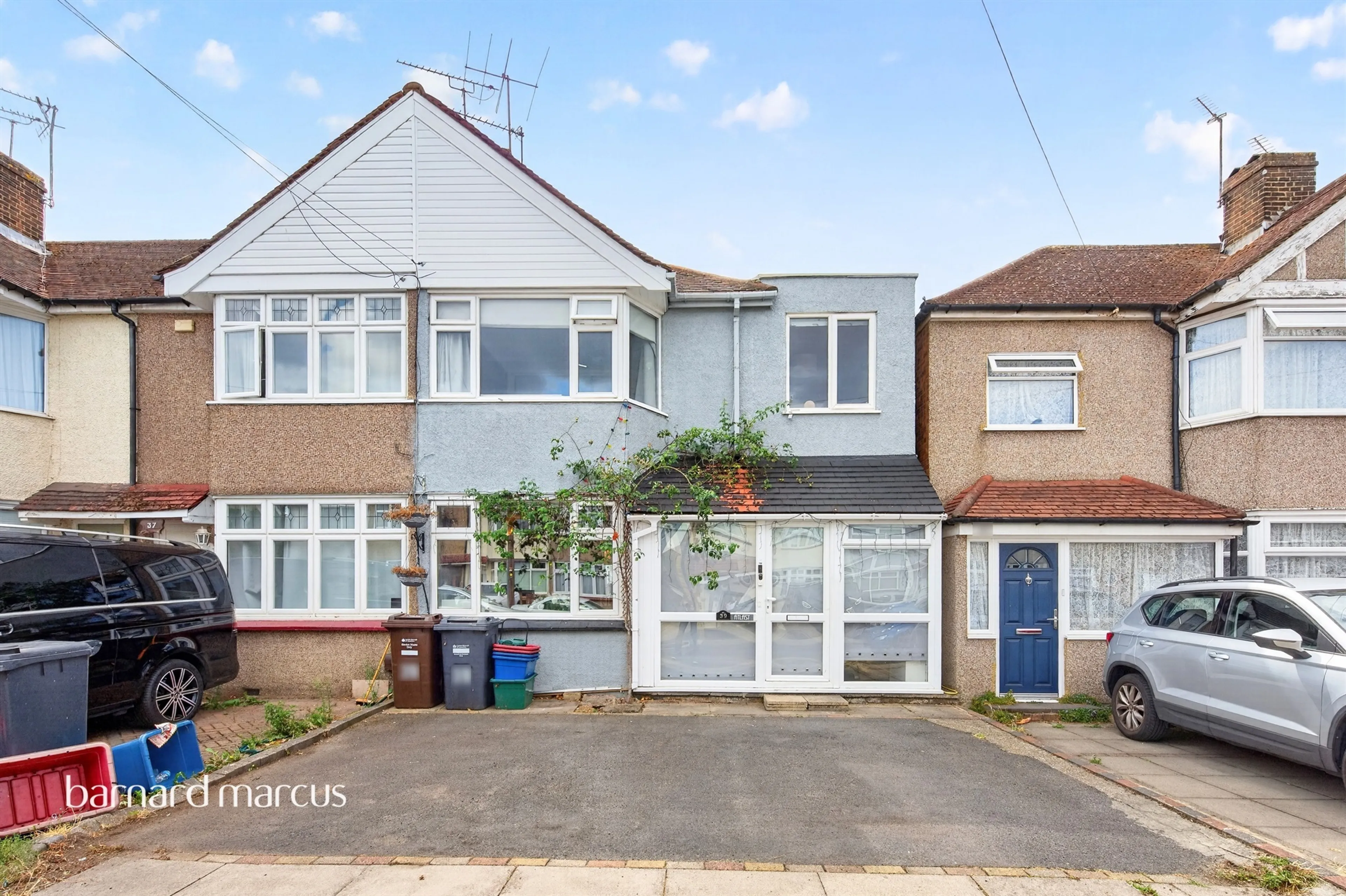 Property at Hanover Avenue, Feltham