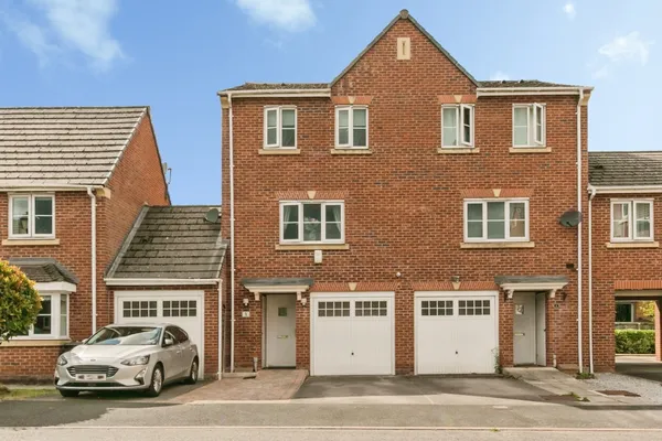 Great Oak Square, Mobberley, Knutsfor...