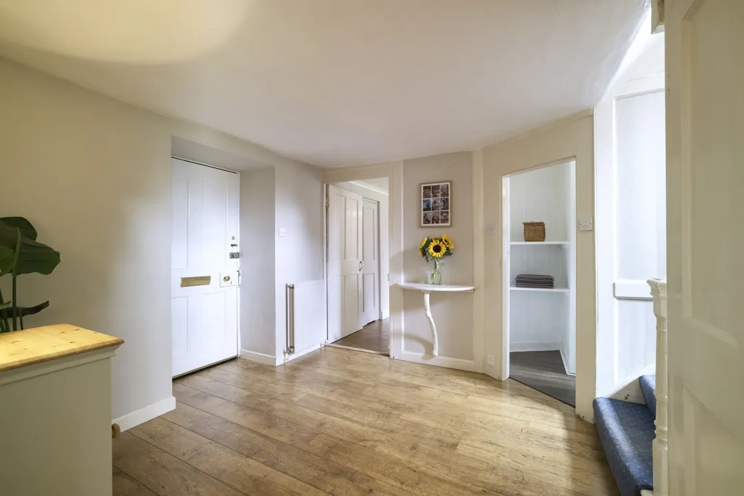 https://mr0.homeflow-assets.co.uk/files/photo/image/48134/0492/_x_/003A1561_HDR-27.jpg