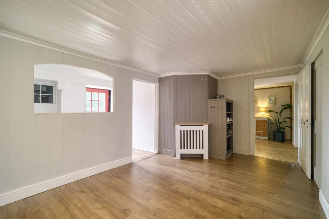 https://mr0.homeflow-assets.co.uk/files/photo/image/48134/0493/_x_/003A1583_HDR-30.jpg