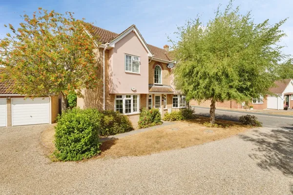 Bramble Way, Leavenheath, Colchester,...