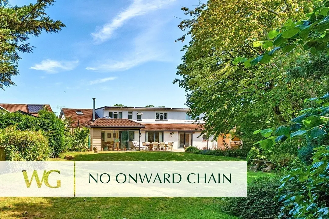 https://mr0.homeflow-assets.co.uk/files/photo/image/48134/1448/_x_/TOP260168_27.jpg