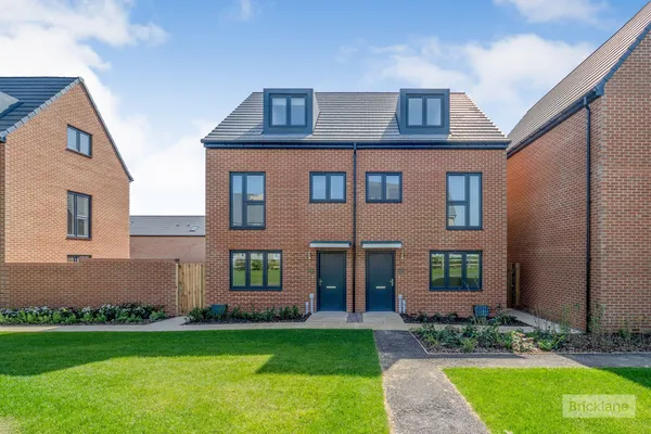 Bronte Avenue, MK4