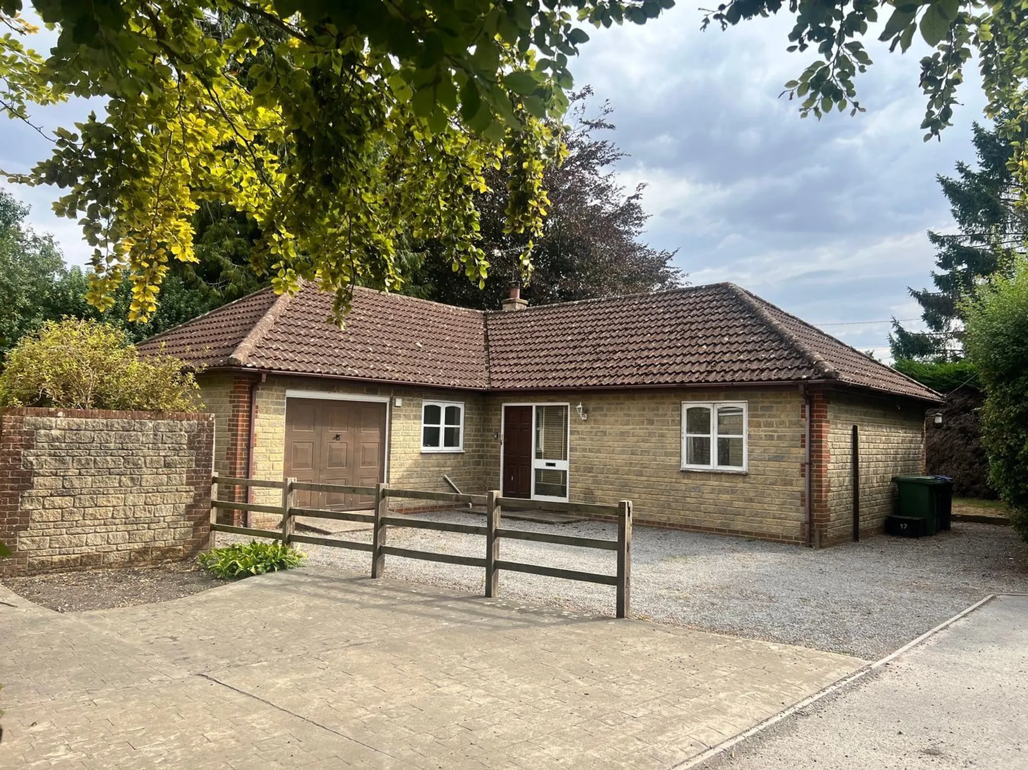 https://mr0.homeflow-assets.co.uk/files/photo/image/48135/7865/_x_/59085501.jpg