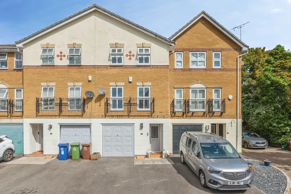 Buttell Close, Grays, Essex, RM17