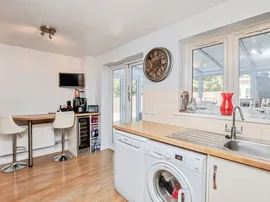 Backley Close, Kettering thumb 2