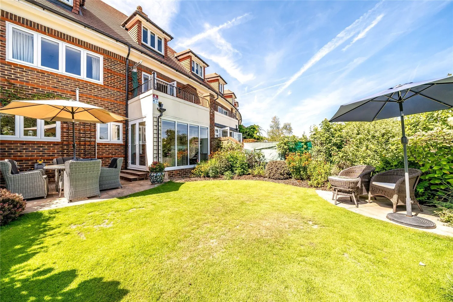 St Nicholas Crescent, Pyrford, GU22 photo 2