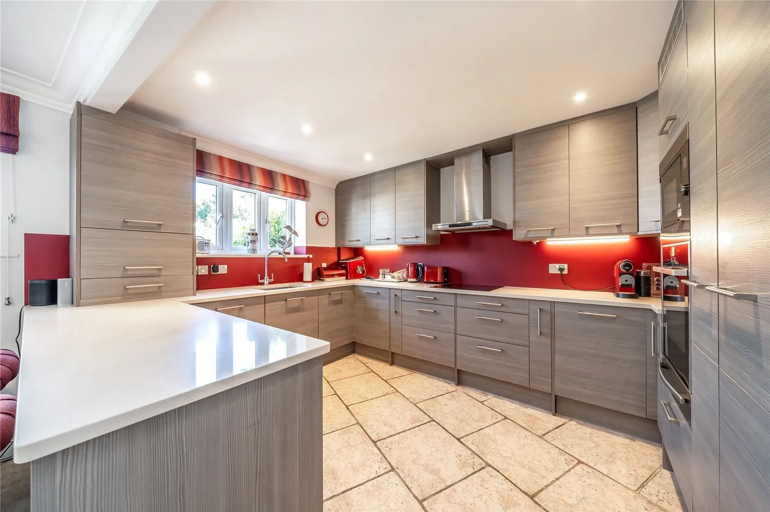 St Nicholas Crescent, Pyrford, GU22 photo 6