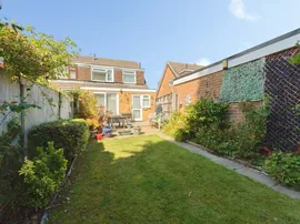 Tarporley Close, Oxton, Prenton thumb 2
