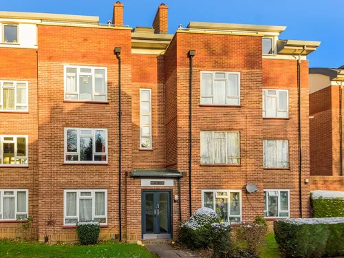 Courtlands, MAIDENHEADphoto