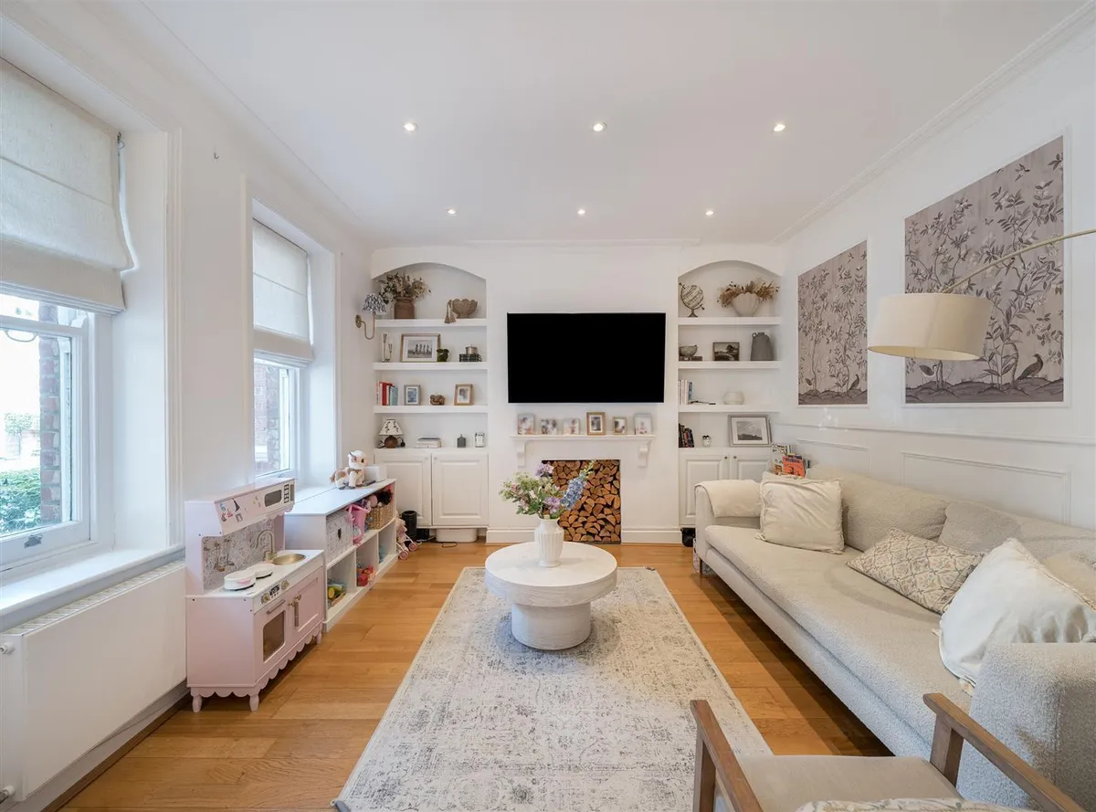 Elgin Avenue, London W9