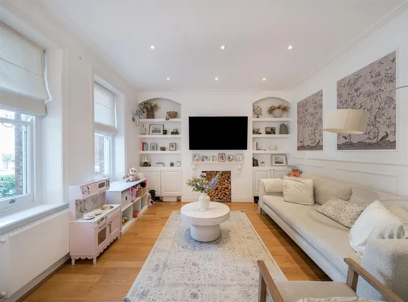 Elgin Avenue, London W9