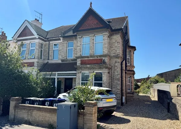 Broadwater Road, Worthing, BN14