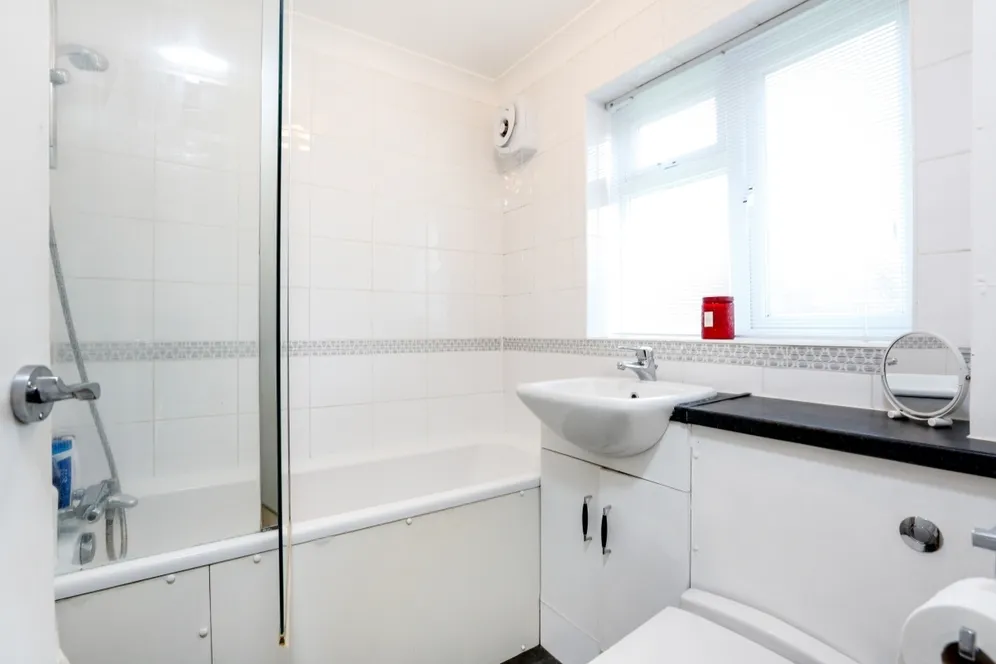 Claremont Road, Surbiton, KT6 photo 3
