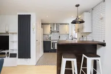 Mapeshill Place London NW2 photo 4