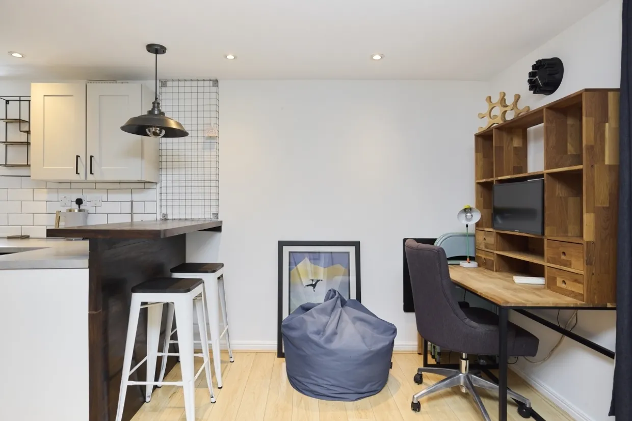 Mapeshill Place London NW2 photo 6