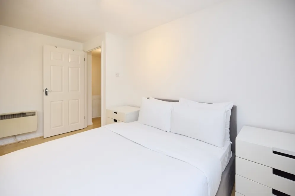 Mapeshill Place London NW2 photo 9